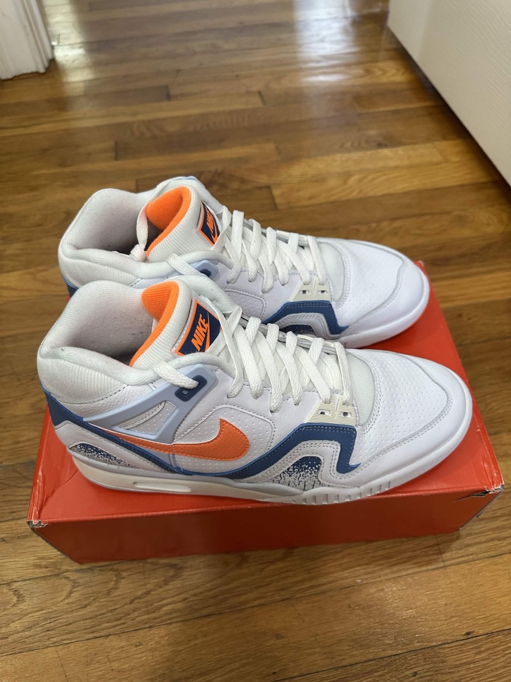 * Used* Nike Air Tach Challenge Men White Orange (FZ9033-101) Size 11
